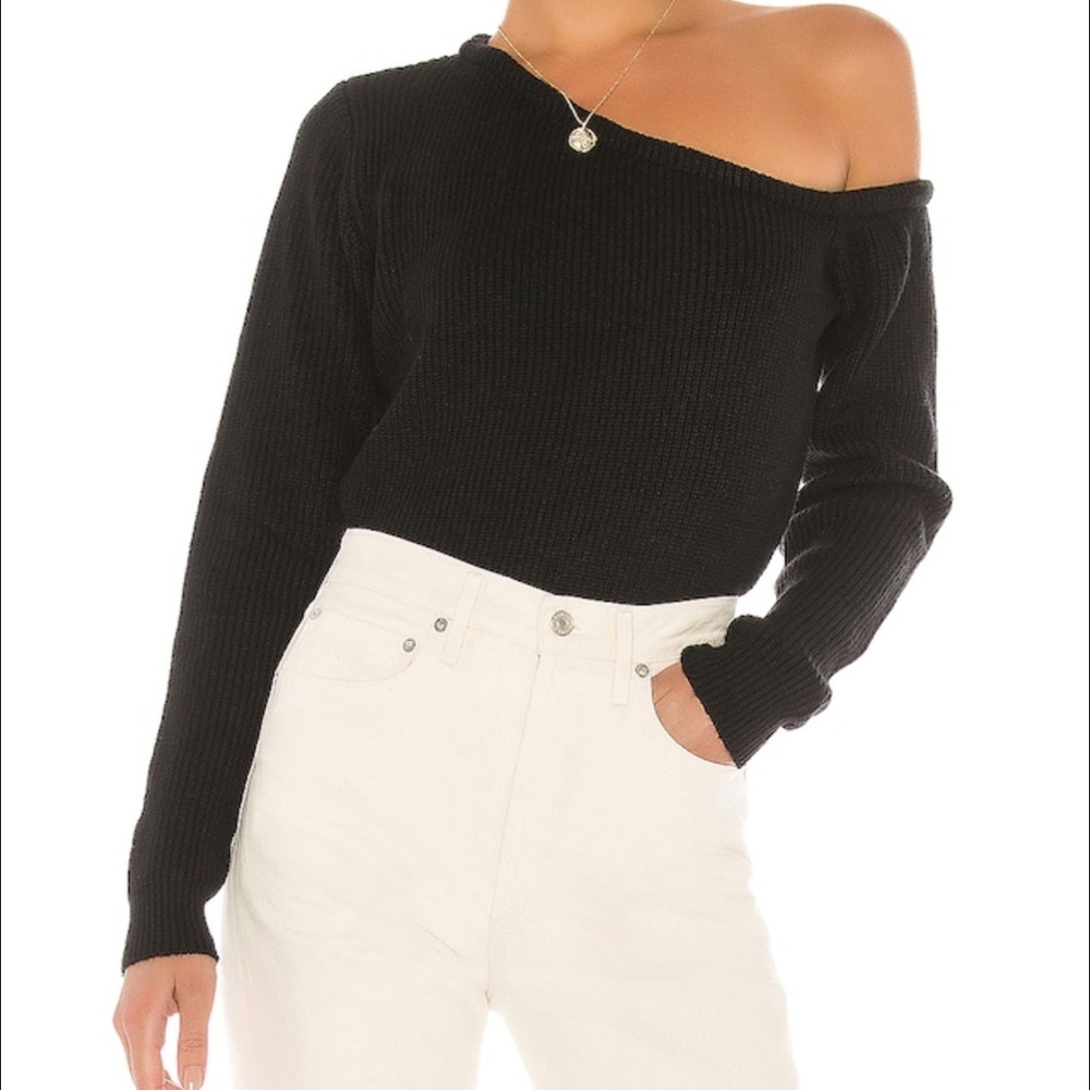 SUPERDOWN one shoulder sweater!